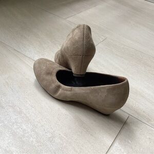 Paul Green Tan hidden wedges size 6